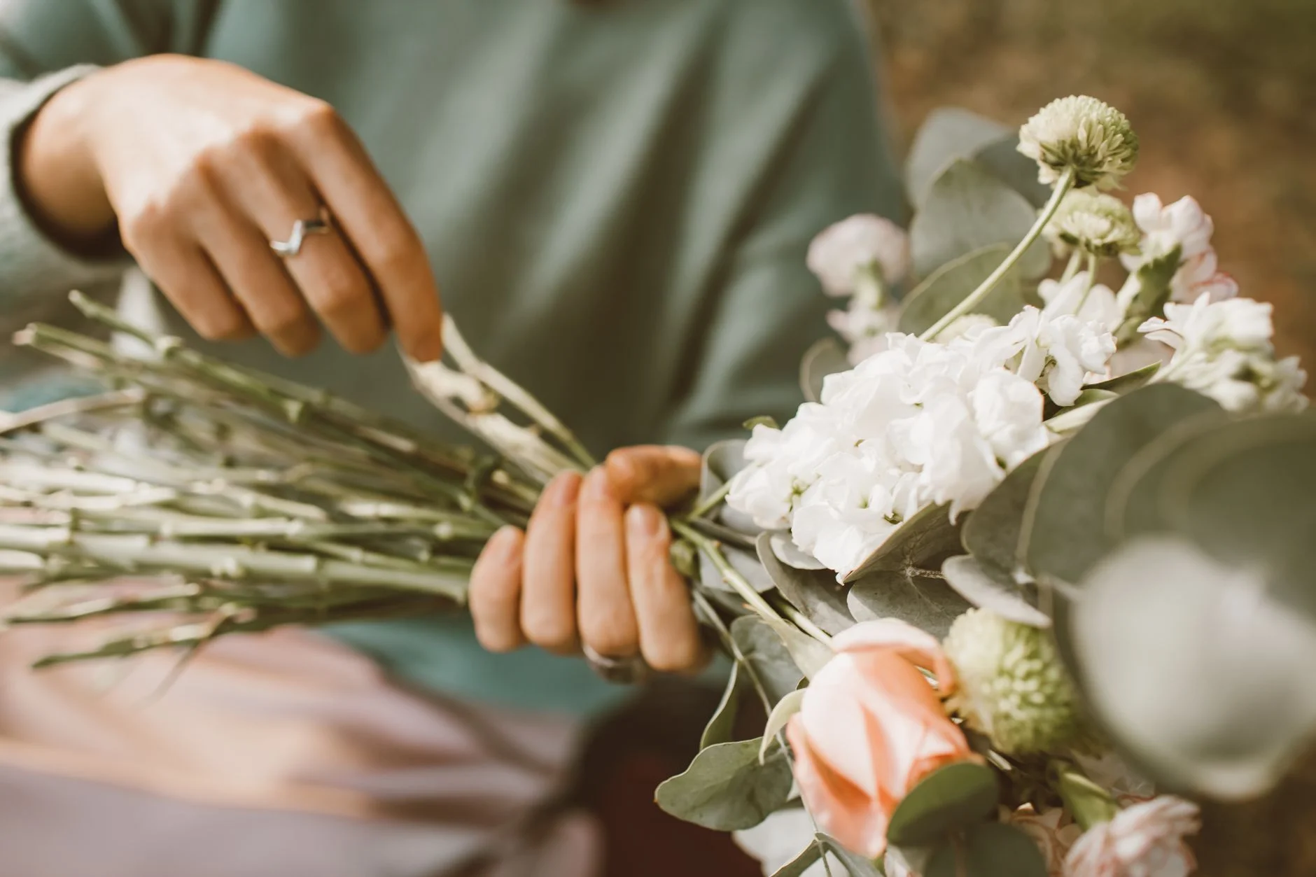 Blommor hela bröllopsdagen: här gör pengarna mest nytta