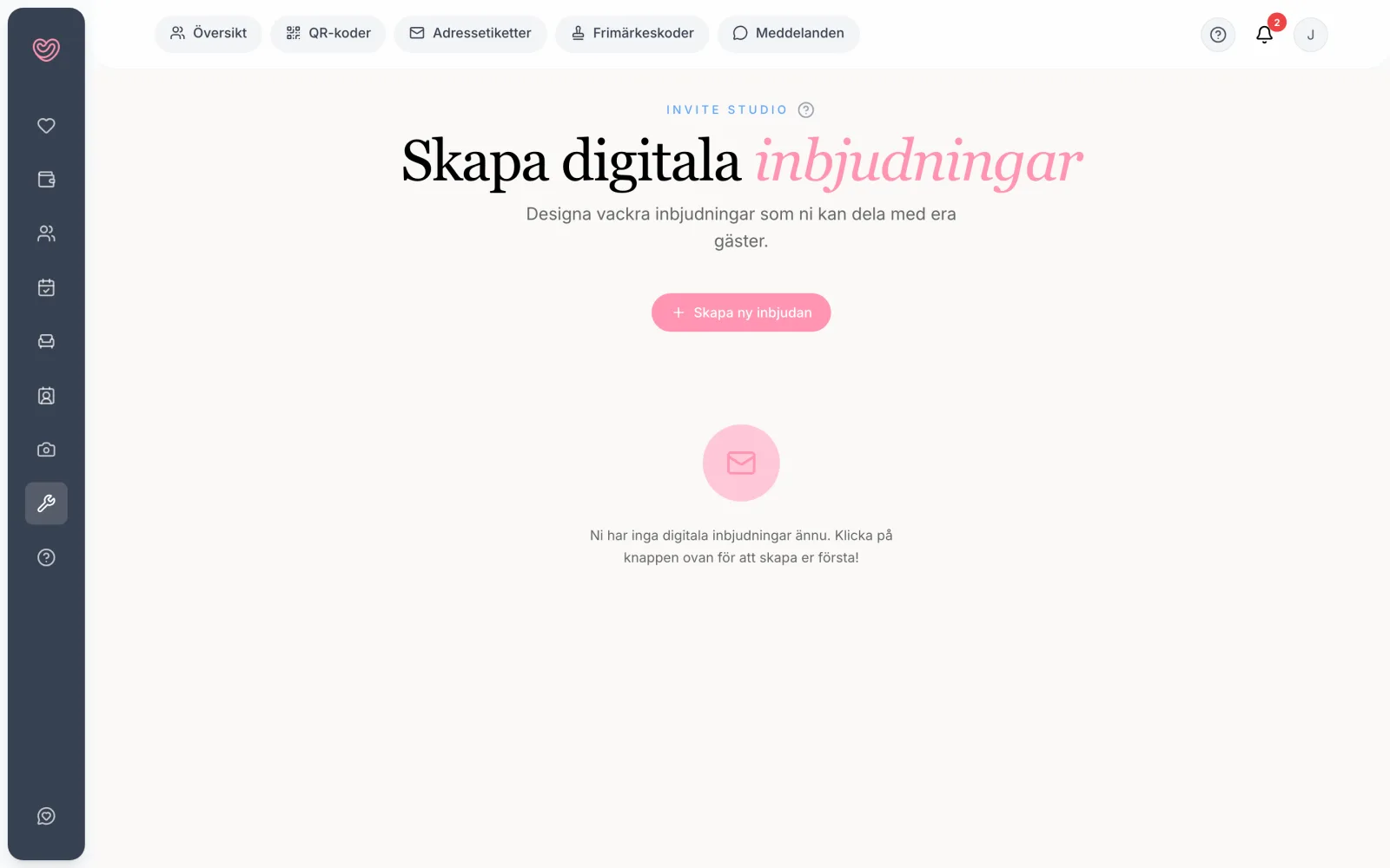 Invite Studio där paret designar sin digitala bröllopsinbjudan