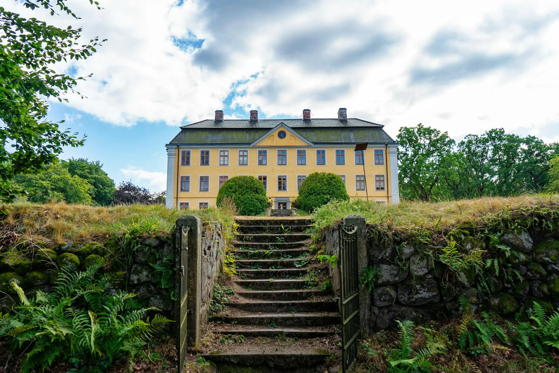 Slottsbröllop på kort varsel: så hittar ni en lokal till sommaren 2026
