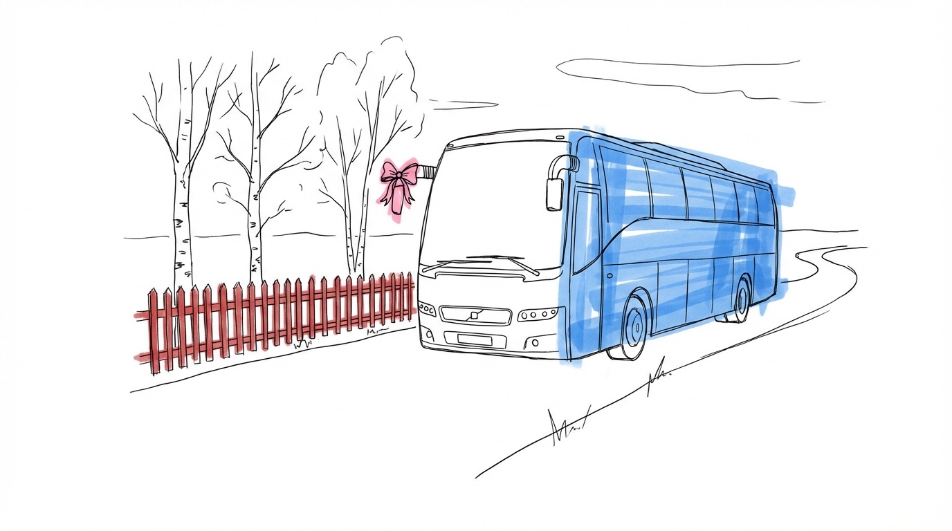 Stor buss med blommor och band kör längs en svensk landsväg kantad av björkar